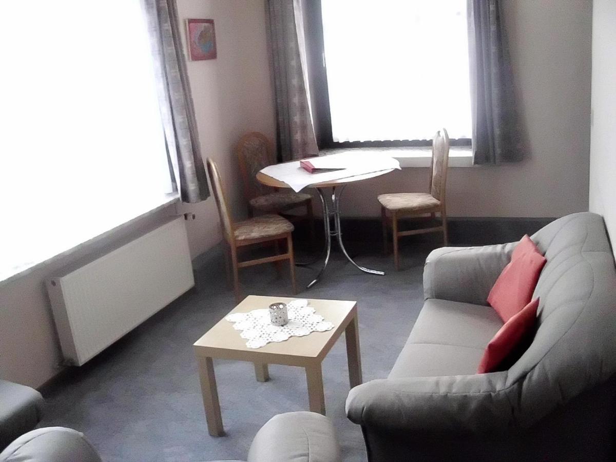 Ferienwohnung Kroeschell باد ساخسا الغرفة الصورة